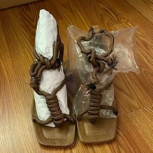 Schutz Angeih Heel in Cru. NWT